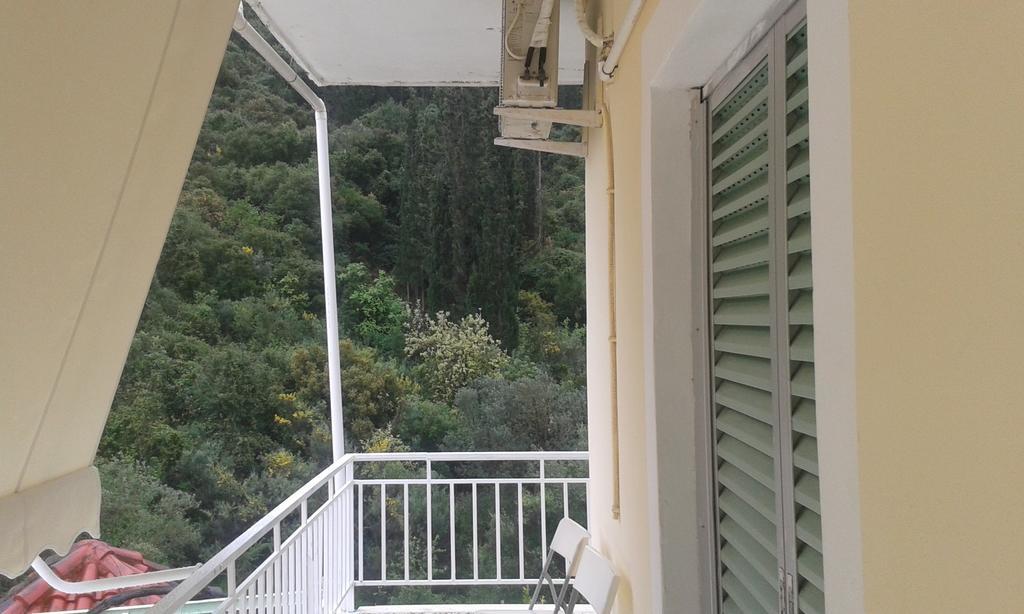 Manoleas Rooms To Let ليونِذيو الغرفة الصورة